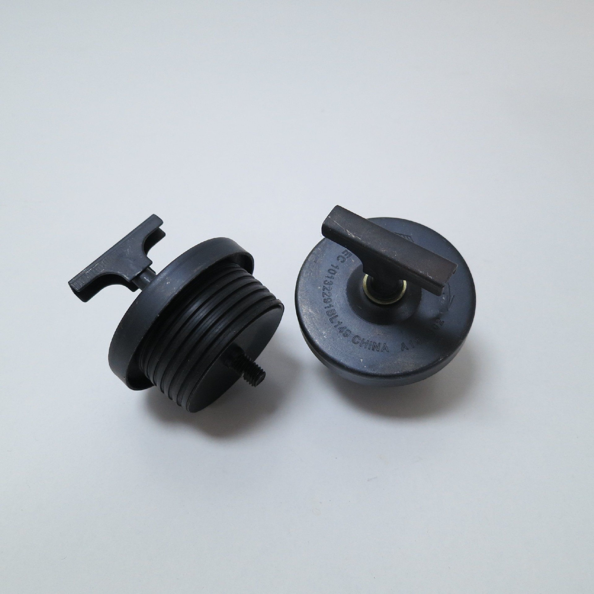 High Quality OEM Oil Filler Cap 101302 for Diesel Engine Spare Parts and Construction Machinery
